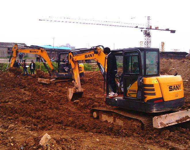 浉河区挖掘机培训学校